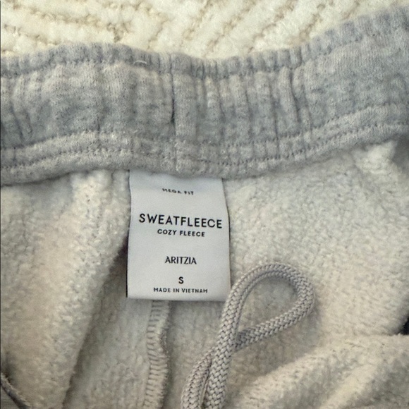Aritzia sweatpants - Picture 3 of 3
